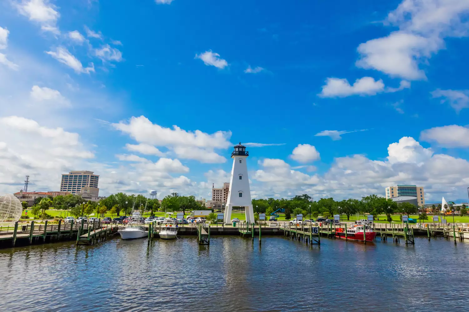 This ‘Secret Coast’ City in Mississippi Has Some of the Most Affordable Beachfront Real Estate in the U.S., According to an Expert